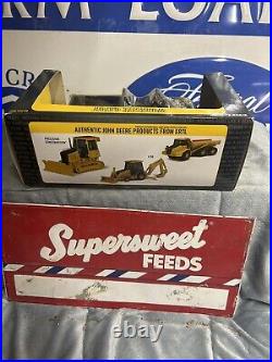 Ertl 1/16 John Deere Worksite Gator In Box
