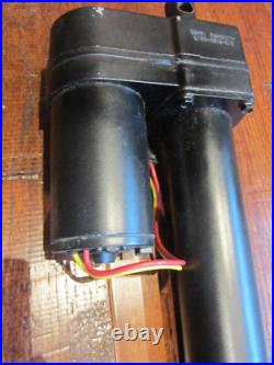 NOS OEM JOHN DEERE GATOR 6x4 CARGO BOX LINEAR ACTUATOR #AM133408 LIFT CYLINDER