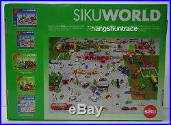 Siku World 5603 Stable Landscape Playset with John Deere Gator TH 6x4 Gas Model